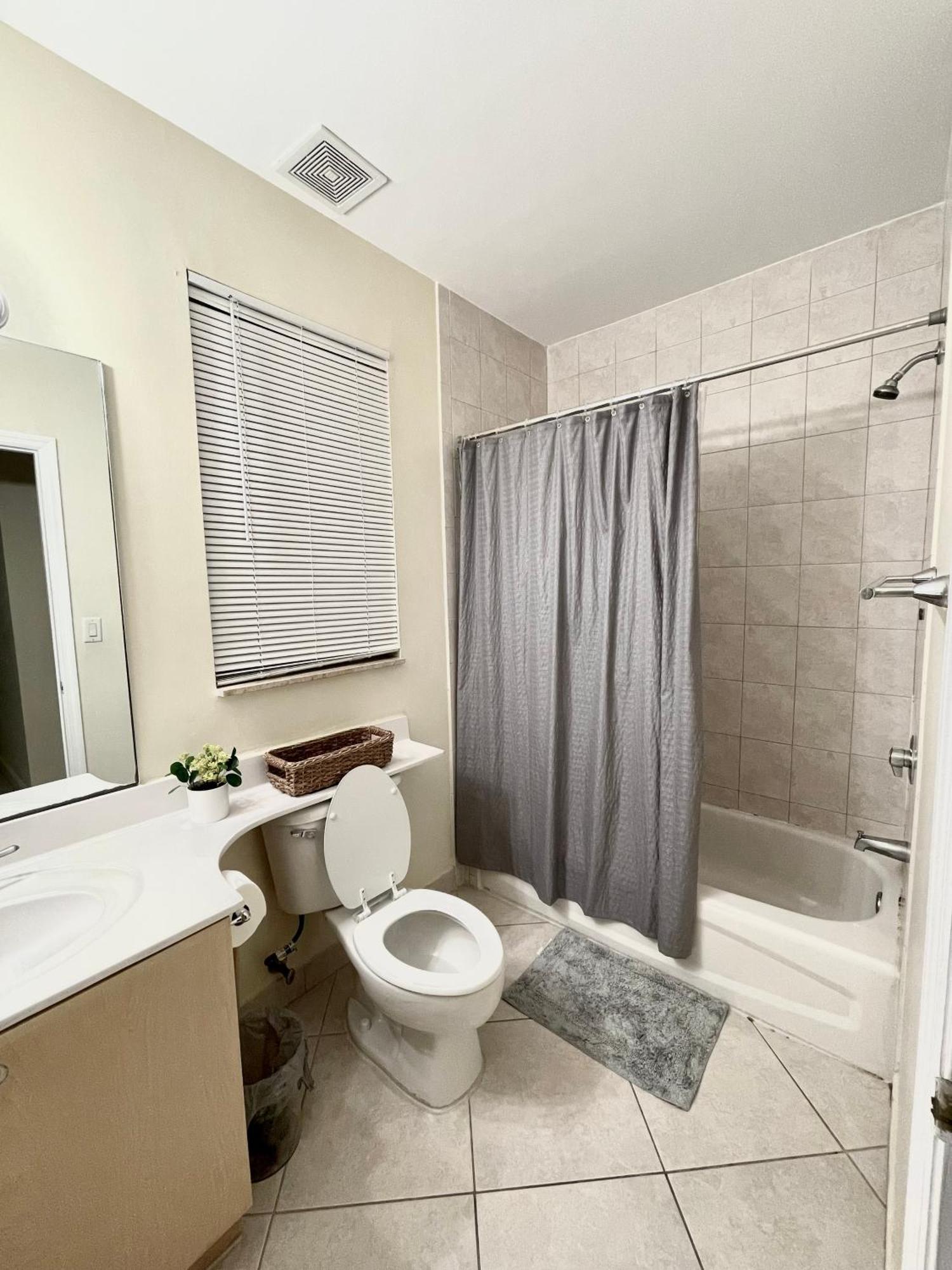 Private Bedroom In Miami - Coral Gables 601 Ngoại thất bức ảnh